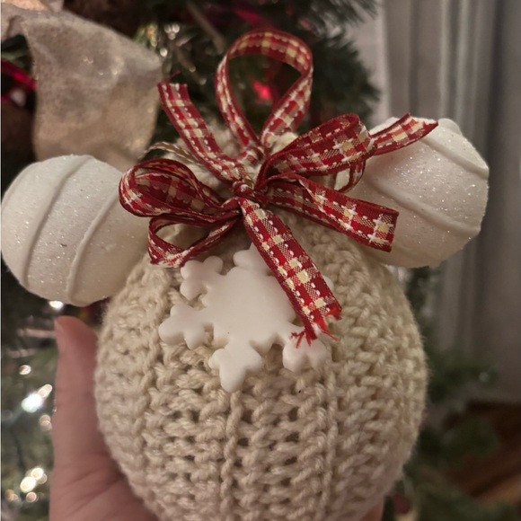 Handcrafted ornaments - Picture 1 of 3